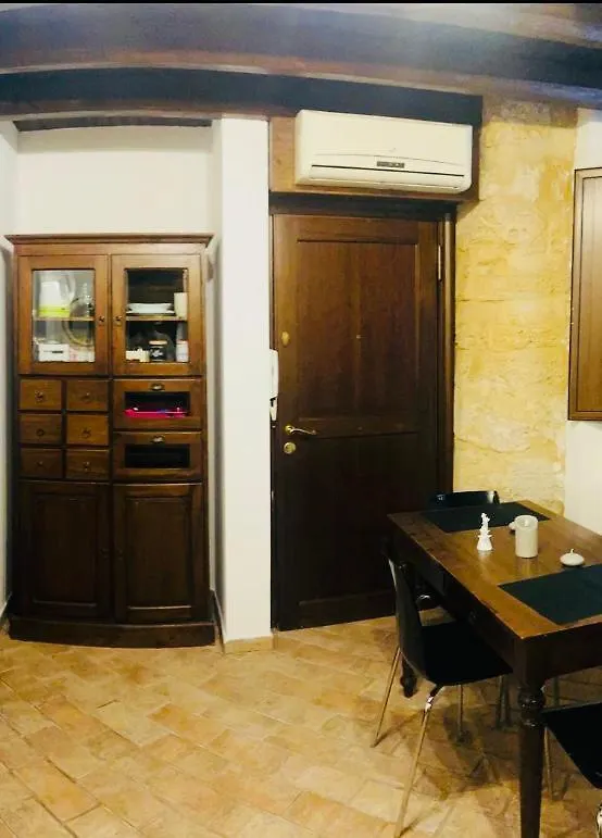 Quattro Canti Bijoux Home Palermo 0*,